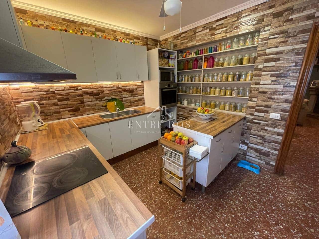 4 soveværelse Villa til salg i Borriol med swimmingpool garage - € 400.000 (Ref: 8956546)