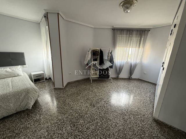 Piso de 1 habitación en Castelló de la Plana en alquiler - 730 € (Ref: 8967804)