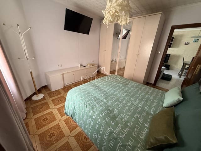 6 bedroom Villa for sale in L'Alcora with garage - € 128,900 (Ref: 8993457)