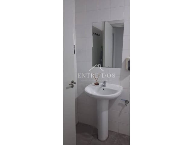 4 bedroom Commercial for sale in Castelló de la Plana - € 165,000 (Ref: 9057266)