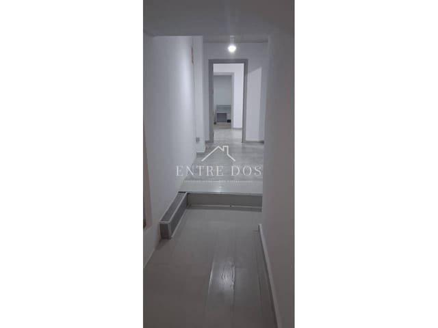 4 bedroom Commercial for sale in Castelló de la Plana - € 165,000 (Ref: 9057266)