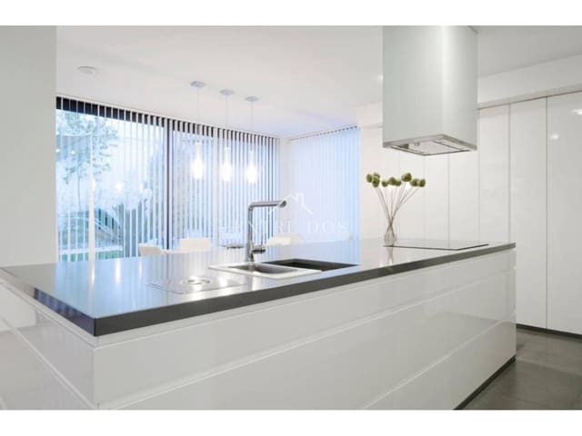 4 bedroom Villa for rent in Benicàssim with pool garage - € 5,500 (Ref: 9102659)