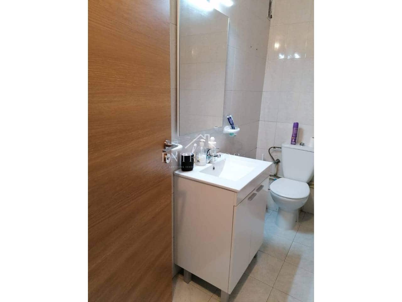 4 slaapkamer Flat te huur in Castello de la Plana - € 860 (Ref: 9108356)