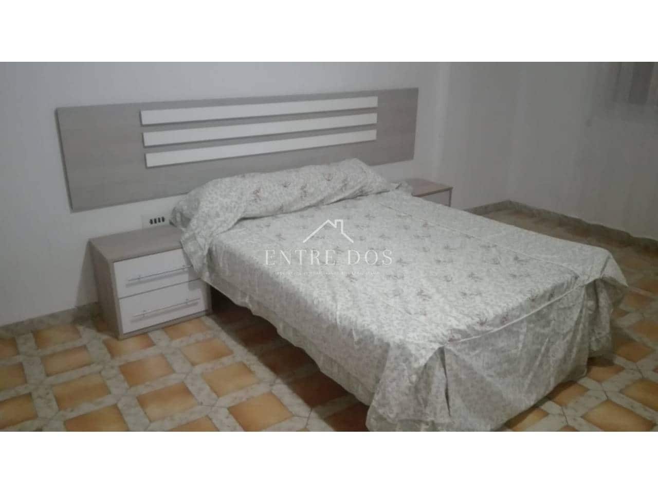 4 slaapkamer Flat te huur in Castello de la Plana - € 860 (Ref: 9108356)