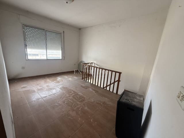 4 slaapkamer Huis te koop in Burriana / Borriana - € 53.000 (Ref: 9491040)