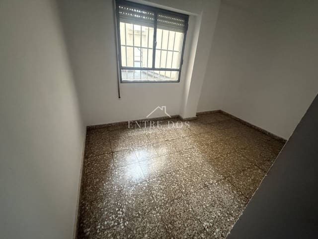 3 quarto Apartamento para venda em Castelló de la Plana - 148 000 € (Ref: 9581381)