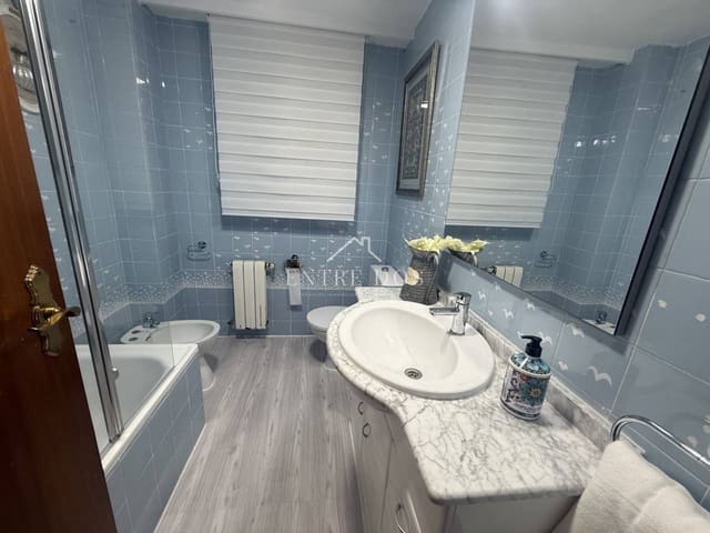 Piso de 3 habitaciones en Benicàssim en alquiler - 850 € (Ref: 9676696)