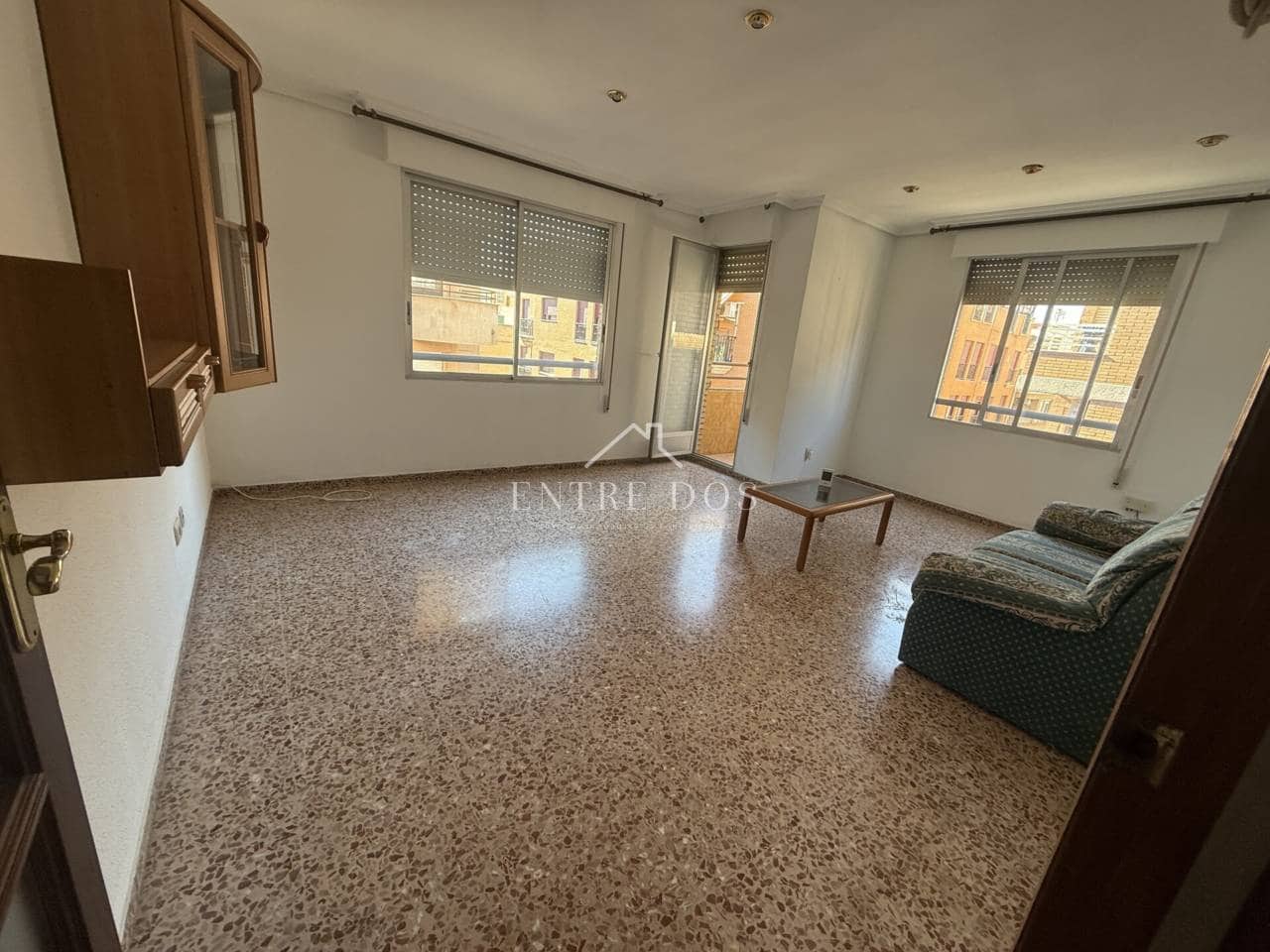 4 bedroom Flat for sale in Almassora / Almazora - € 140,000 (Ref: 9694568)