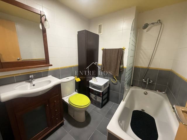 3 bedroom Flat for rent in Castelló de la Plana with garage - € 1,000 (Ref: 9788093)