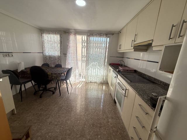 3 bedroom Flat for rent in Castelló de la Plana with garage - € 1,000 (Ref: 9788093)