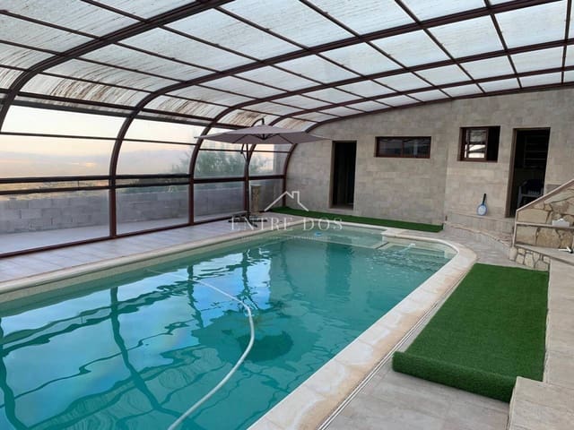 9 soveværelse Finca/Landehus til salg i Castelló de la Plana med swimmingpool garage - € 360.000 (Ref: 9841976)