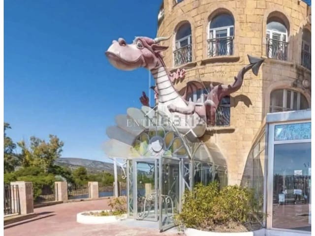 Hotel de 6 habitaciones en Oropesa  en venta - 450.000 € (Ref: 9861465)