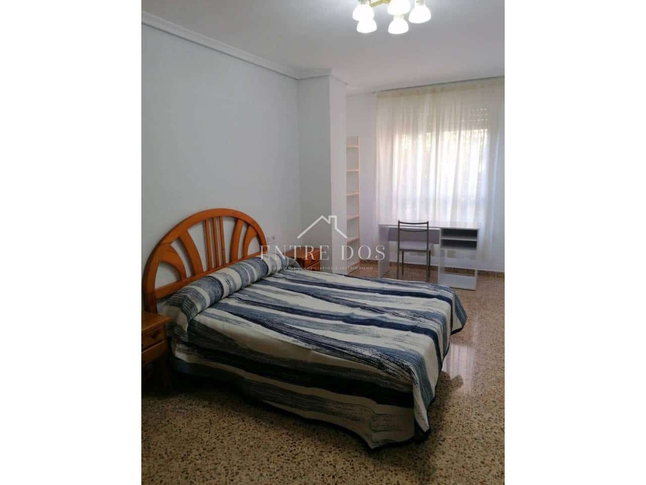 4 slaapkamer Flat te huur in Castello de la Plana - € 900 (Ref: 9902707)