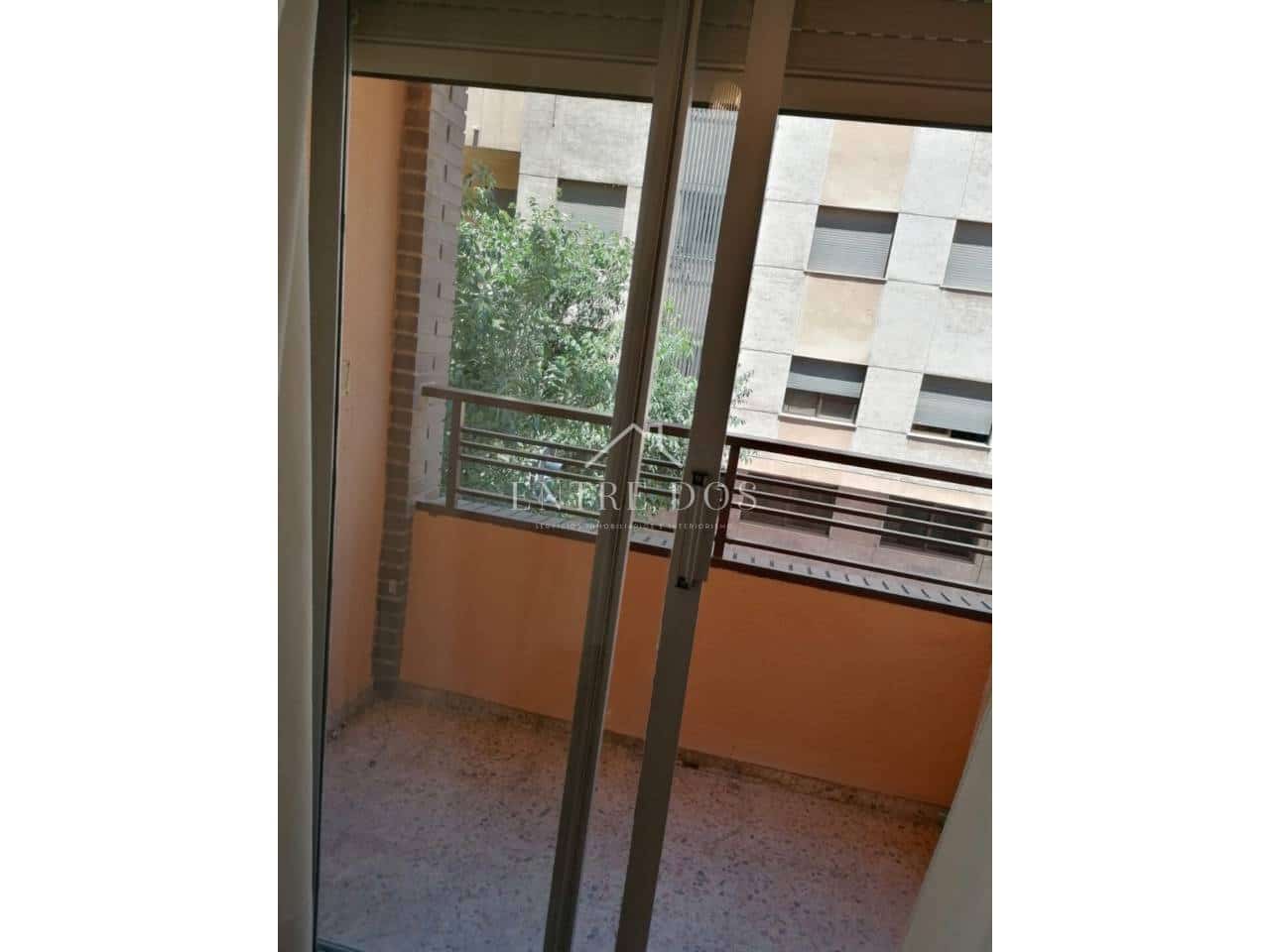 4 slaapkamer Flat te huur in Castello de la Plana - € 900 (Ref: 9902707)