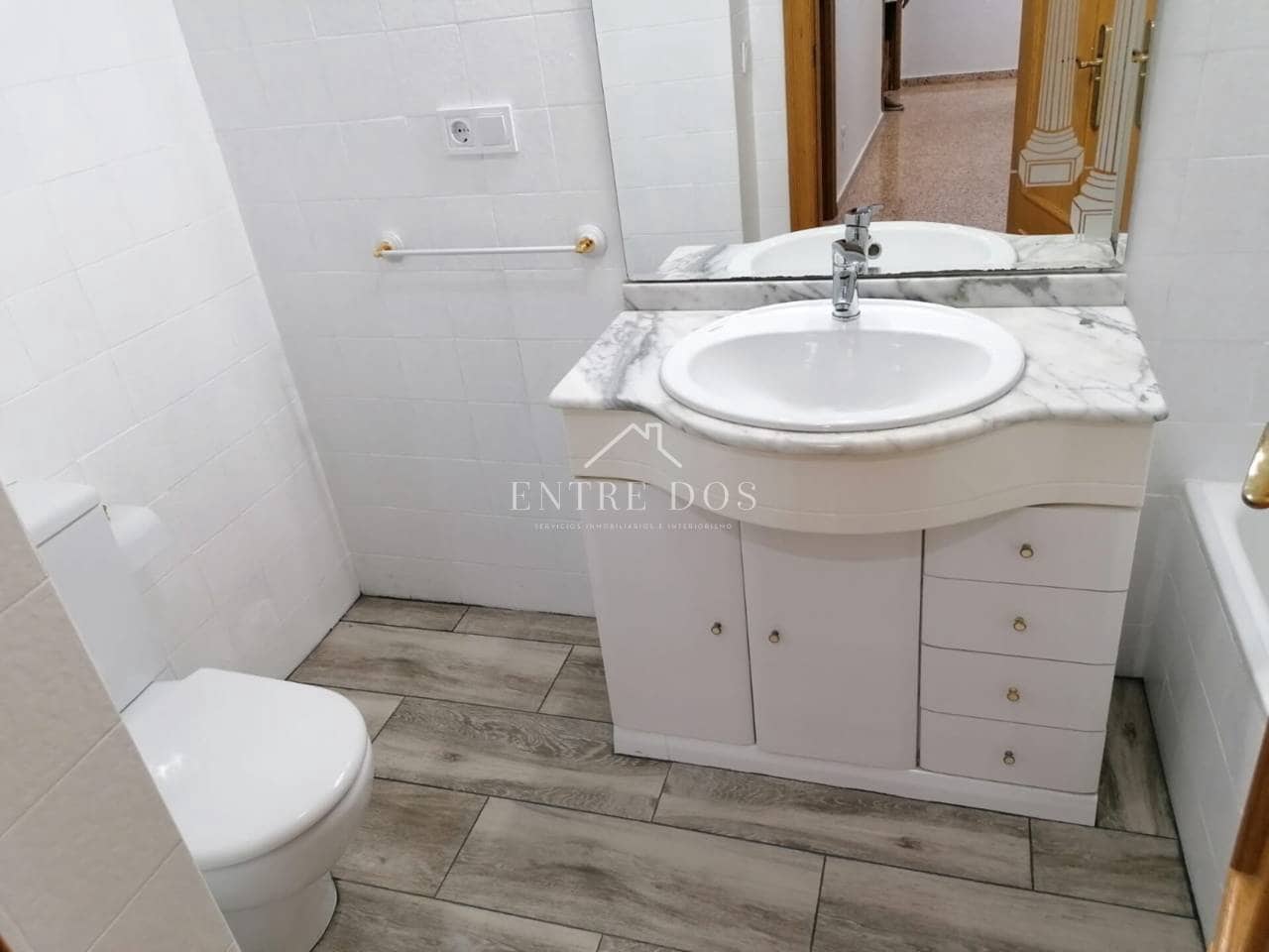 4 slaapkamer Flat te huur in Castello de la Plana - € 900 (Ref: 9902707)