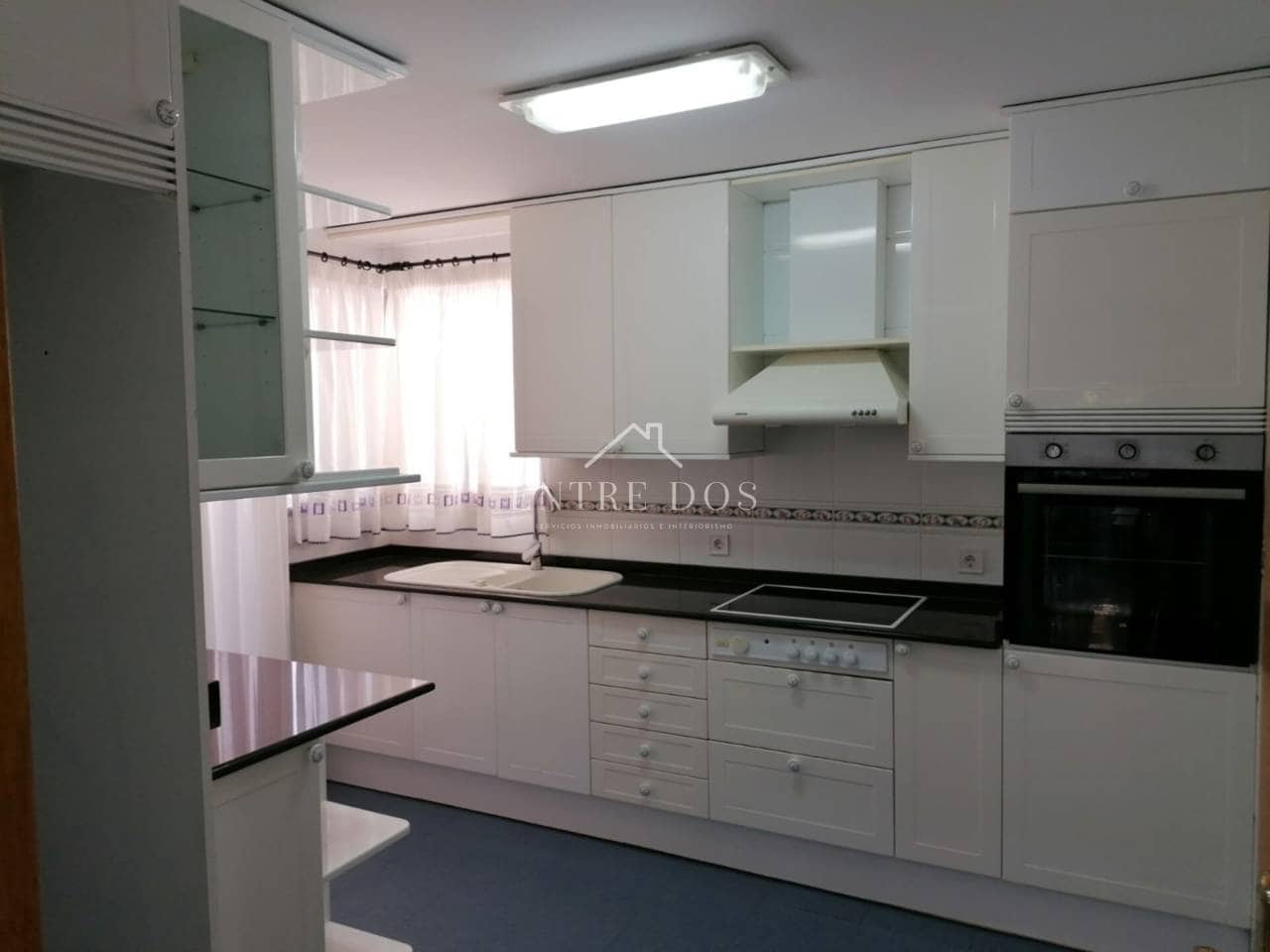 4 slaapkamer Flat te huur in Castello de la Plana - € 900 (Ref: 9902707)