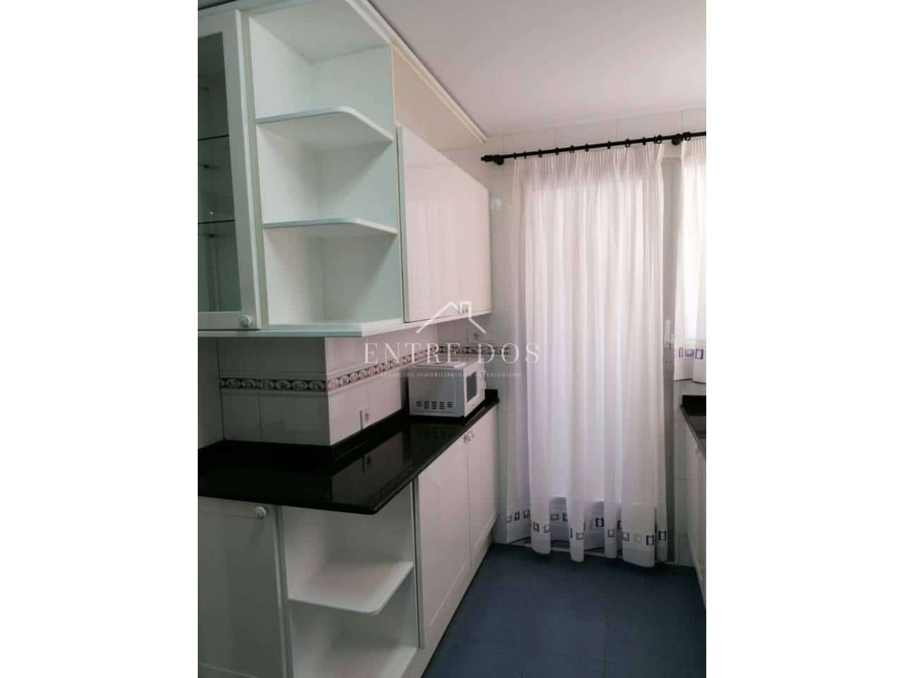 4 slaapkamer Flat te huur in Castello de la Plana - € 900 (Ref: 9902707)