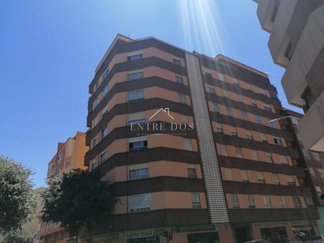 4 slaapkamer Flat te huur in Castelló de la Plana - € 900 (Ref: 9902707)