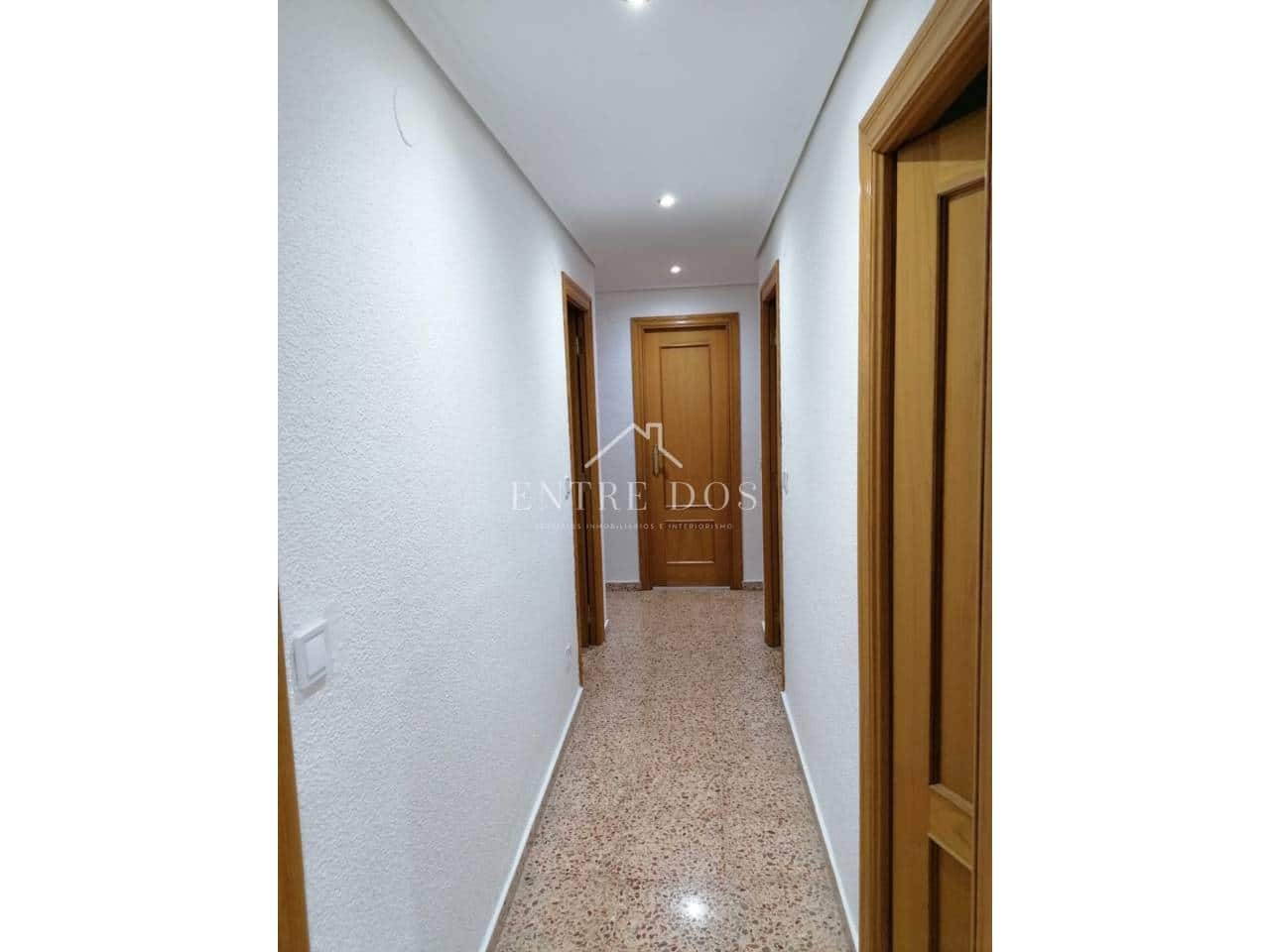 4 slaapkamer Flat te huur in Castello de la Plana - € 900 (Ref: 9902707)