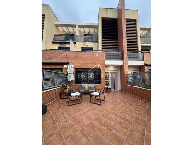 Maison de Ville de 5 chambres à louer à Norte, Castelló de la Plana avec garage - 1 600 € (Ref: 9986284)
