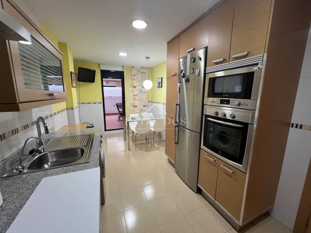 Maison de Ville de 5 chambres à louer à Norte, Castelló de la Plana avec garage - 1 600 € (Ref: 9986284)