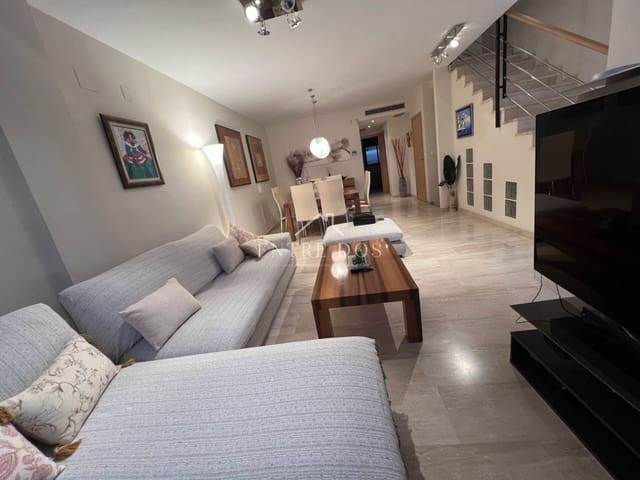 Maison de Ville de 5 chambres à louer à Norte, Castelló de la Plana avec garage - 1 600 € (Ref: 9986284)