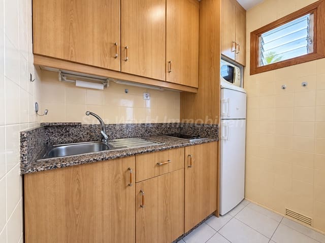 Piso de 1 habitación en Playa del Inglés, San Bartolomé de Tirajana en venta con piscina - 310.000 € (Ref: 10095040)