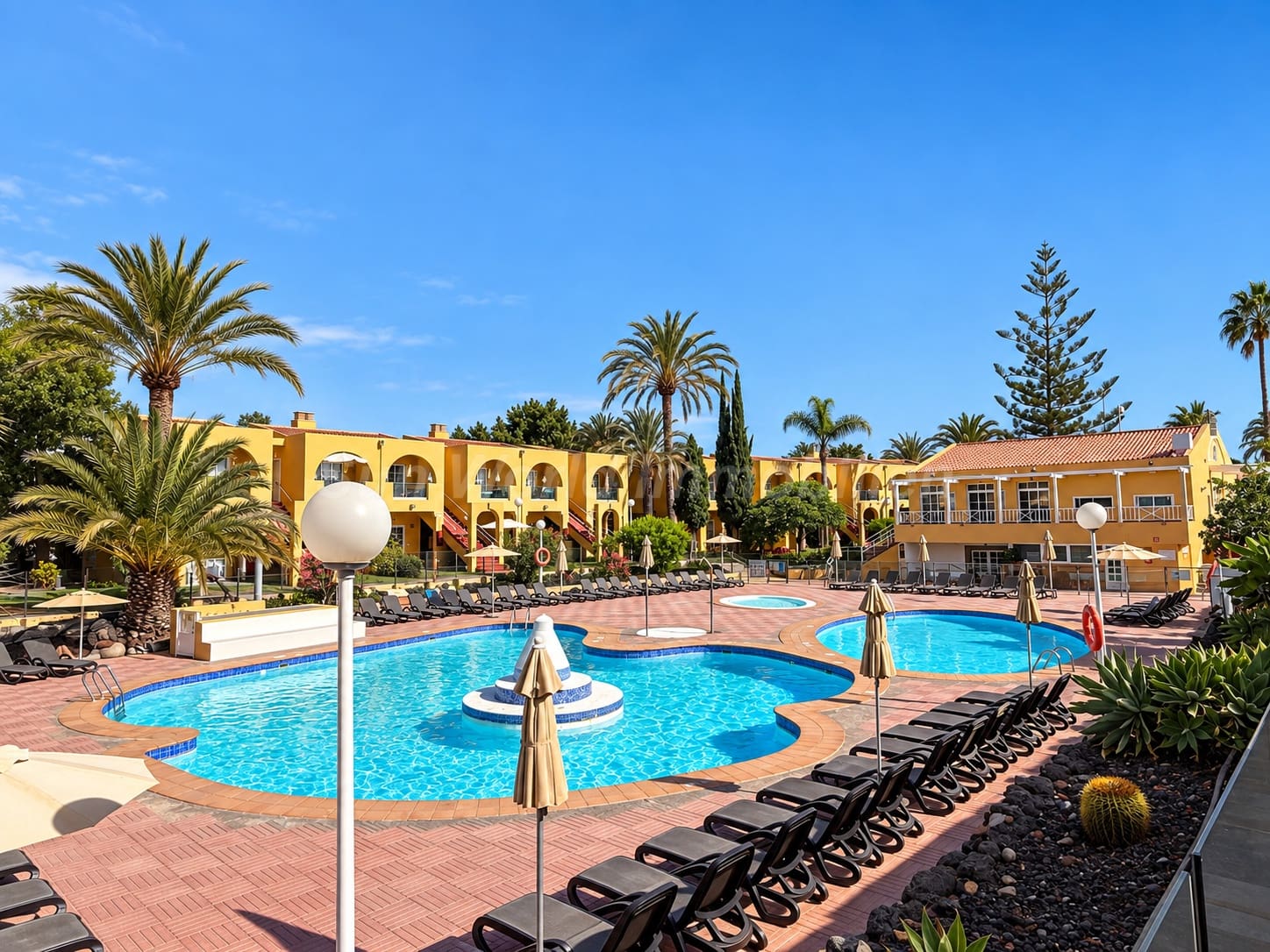 Flat for rent in Sonneland with pool - € 1,250 (Ref: 10110217)