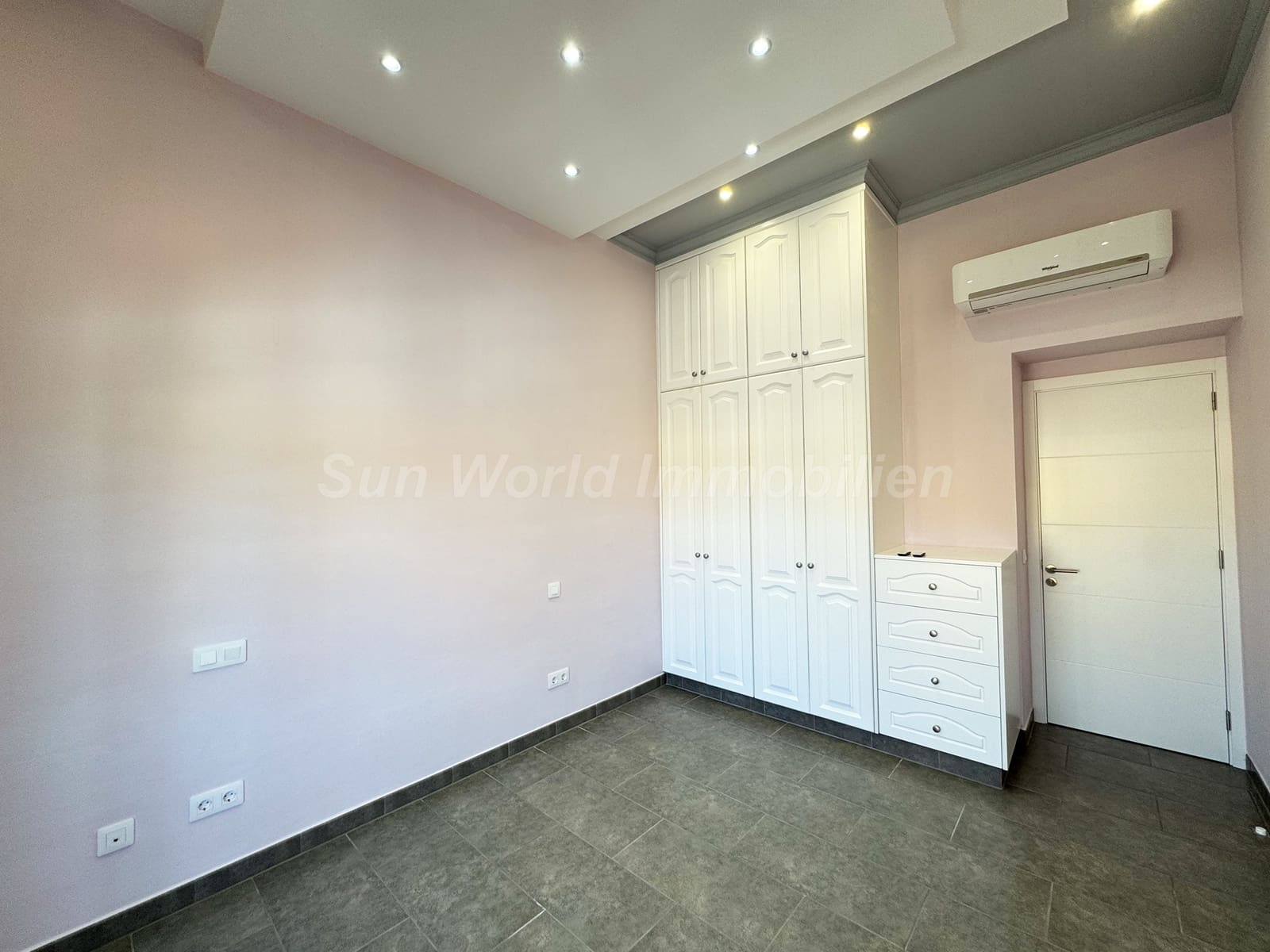 4 slaapkamer Huis te koop in Castillo del Romeral - € 449.000 (Ref: 8774580)