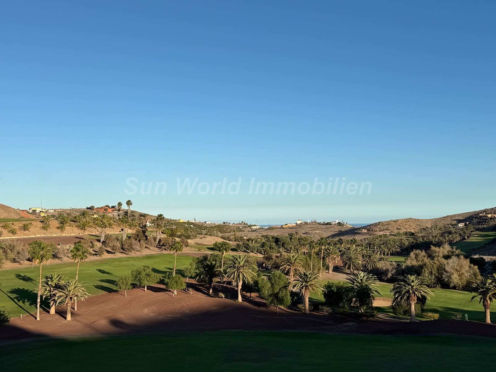 2 soveværelse Byhus til salg i Salobre Golf med swimmingpool garage - € 739.000 (Ref: 9219180)