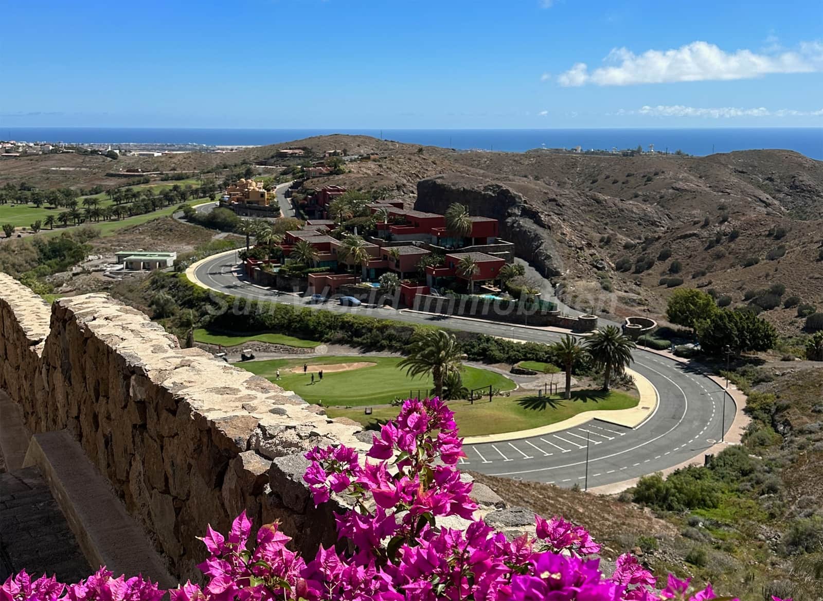 2 soveværelse Byhus til salg i Salobre Golf med swimmingpool garage - € 739.000 (Ref: 9219180)