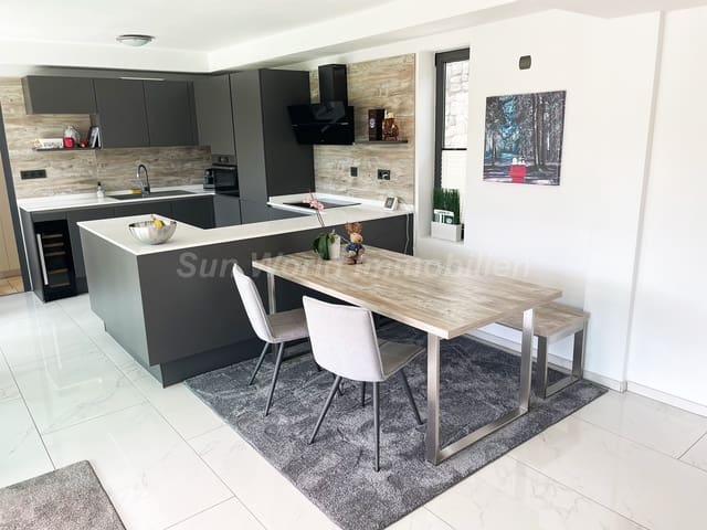 2 bedroom Townhouse for sale in Salobre Golf, San Bartolomé de Tirajana with pool garage - € 739,000 (Ref: 9219180)