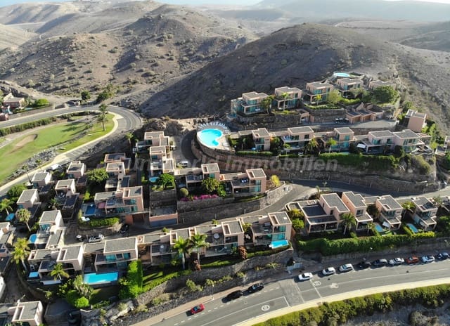 2 bedroom Townhouse for sale in Salobre Golf, San Bartolomé de Tirajana with pool garage - € 739,000 (Ref: 9219180)