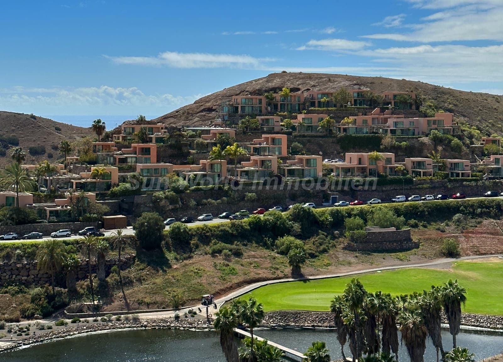 2 soveværelse Byhus til salg i Salobre Golf med swimmingpool garage - € 739.000 (Ref: 9219180)