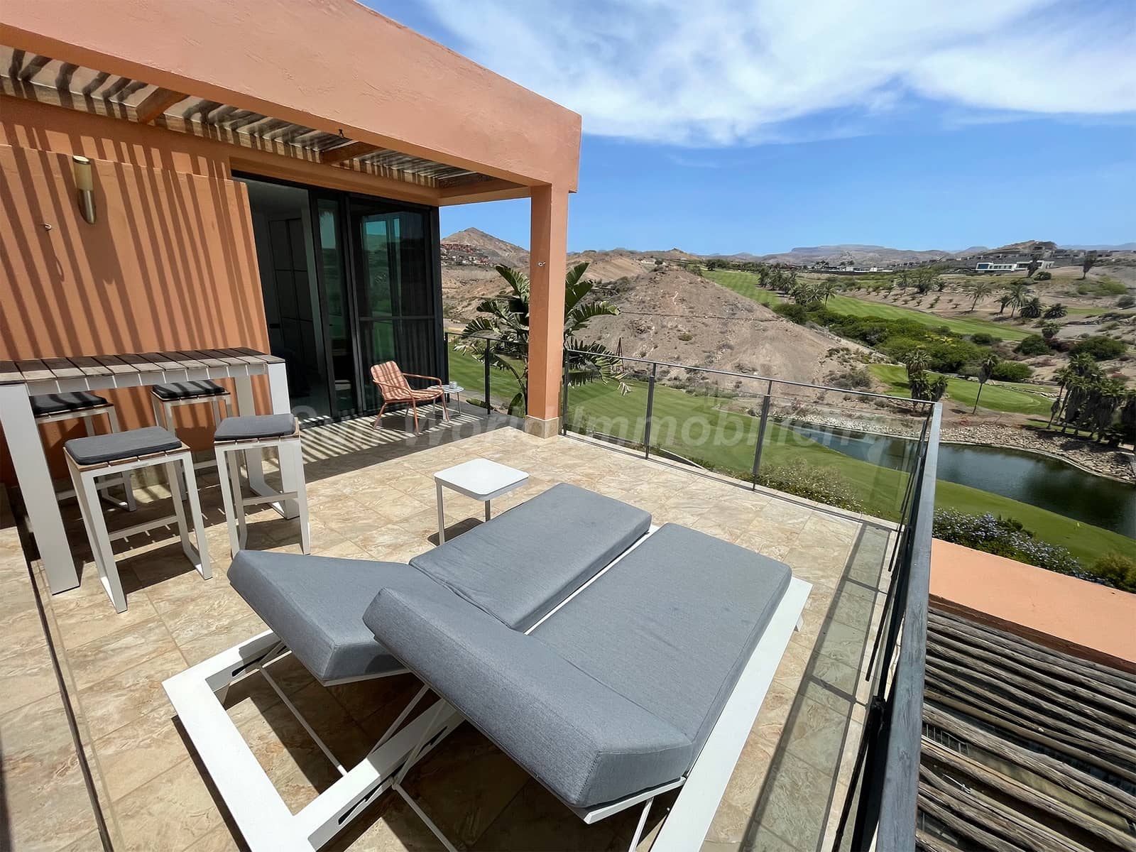 2 soveværelse Byhus til salg i Salobre Golf med swimmingpool garage - € 739.000 (Ref: 9219180)