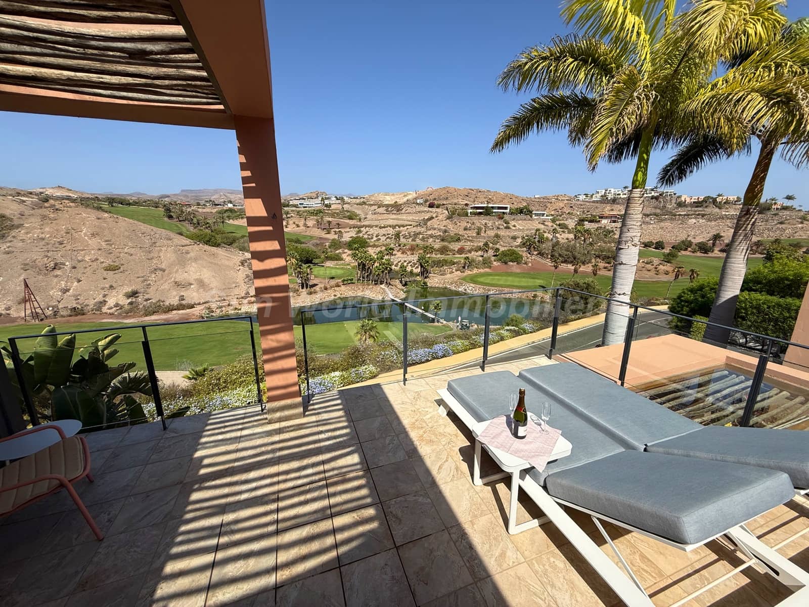 2 soveværelse Byhus til salg i Salobre Golf med swimmingpool garage - € 739.000 (Ref: 9219180)