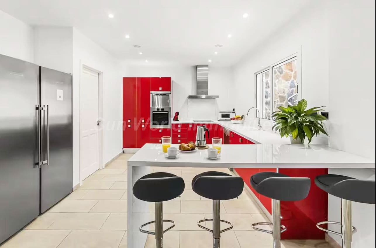 3 soveværelse Byhus til leje i San Agustin - € 3.000 (Ref: 9311588)