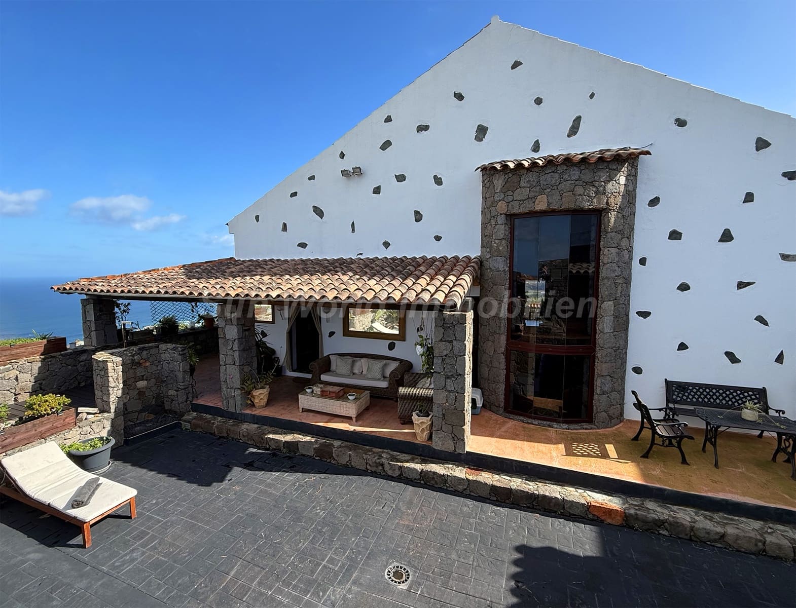 3 bedroom Townhouse for rent in Moya - € 2,400 (Ref: 9489806)