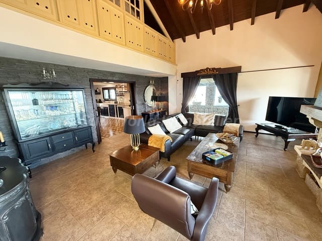 3 slaapkamer Finca/Landhuis te koop in Moya - € 900.000 (Ref: 9800282)