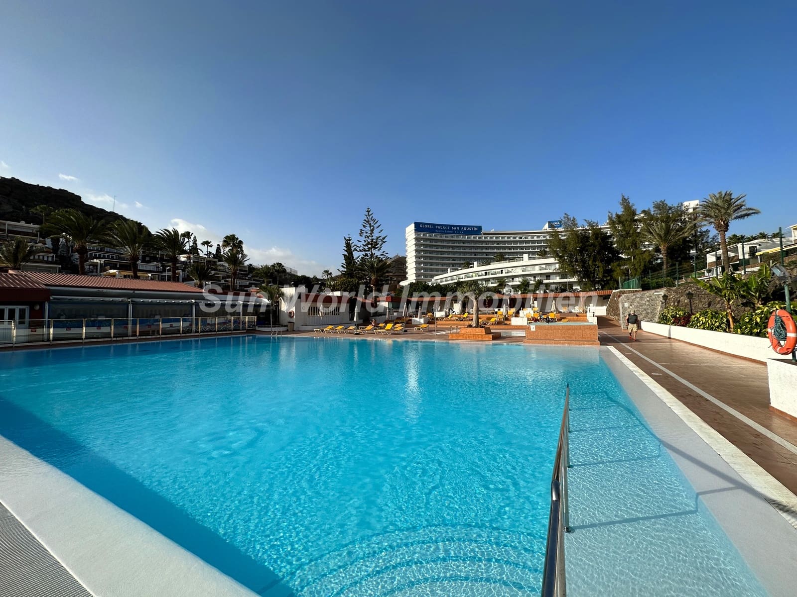 2 Zimmer Wohnung zu vermieten in San Agustin mit Pool Garage - 1.500 € (Ref: 9899822)