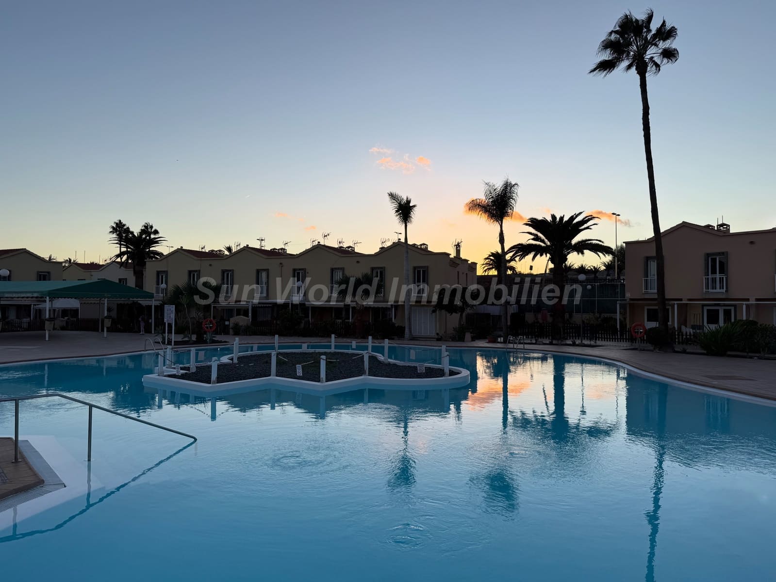 1 sovrum Radhus att hyra i Campo Internacional med pool - 1 200 € (Ref: 9958419)