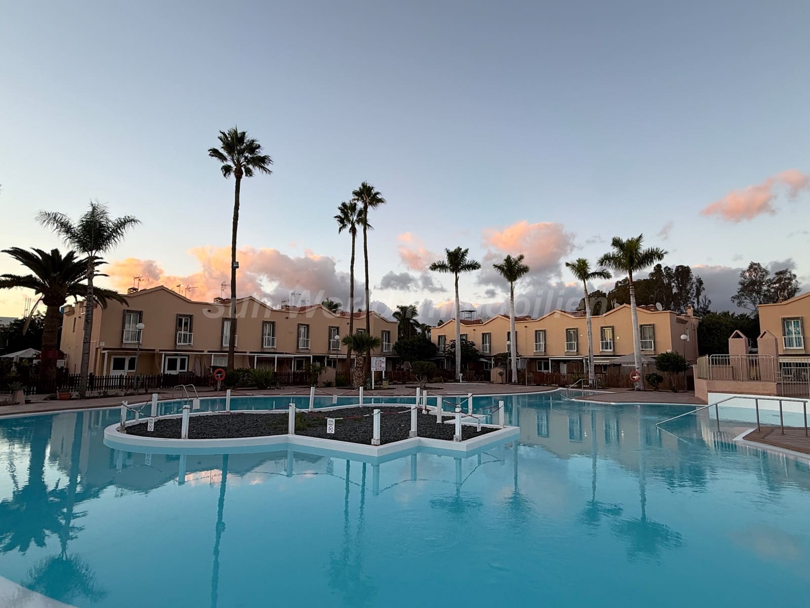 1 sovrum Radhus att hyra i Campo Internacional med pool - 1 200 € (Ref: 9958419)