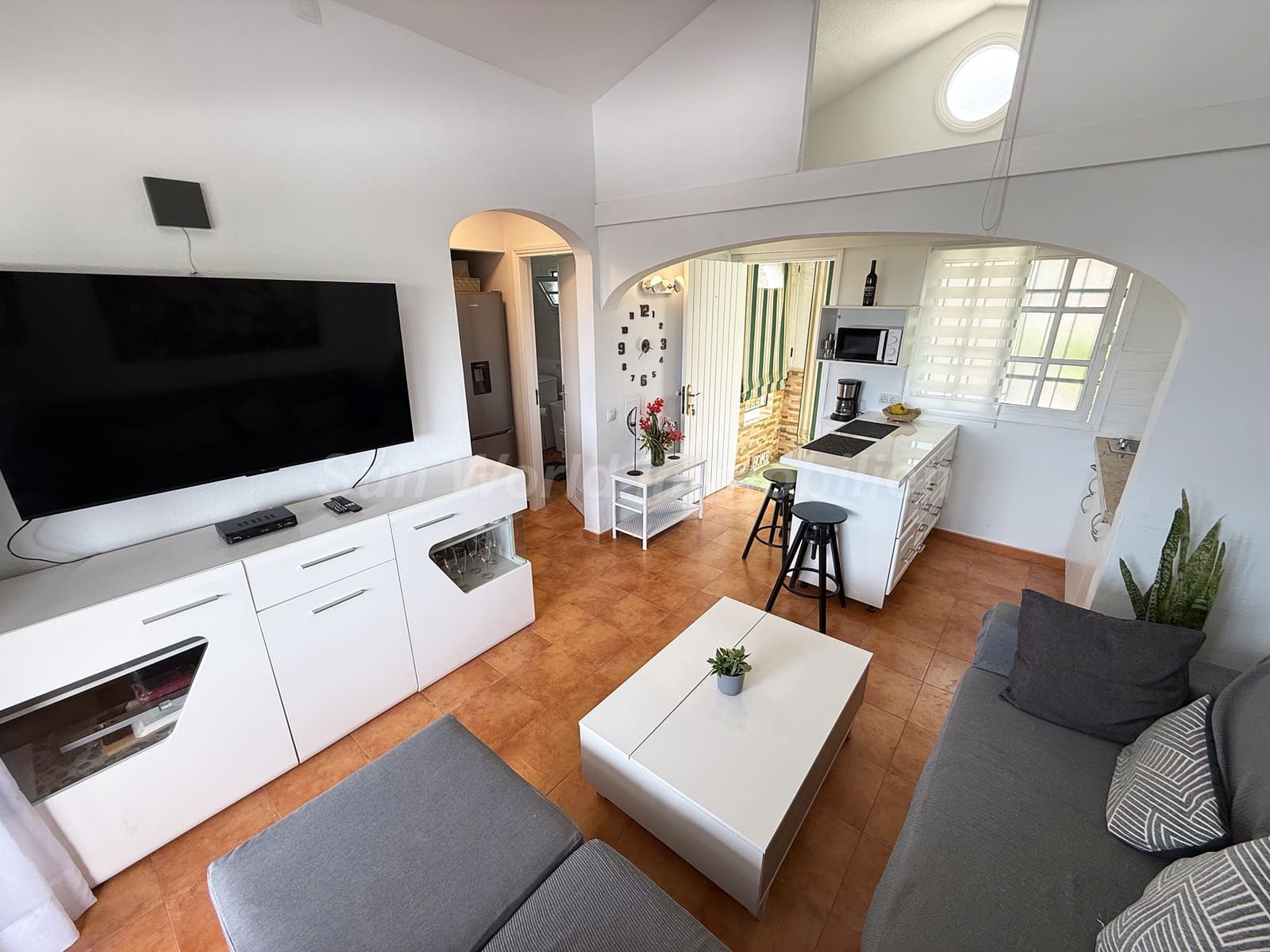 1 Zimmer Wohnung zu vermieten in Sonneland mit Pool - 950 € (Ref: 9977969)