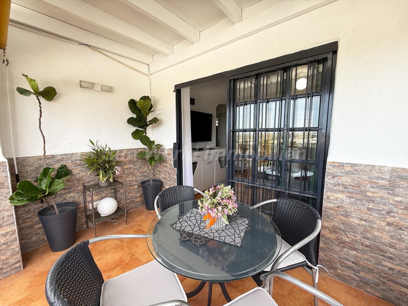 1 Zimmer Wohnung zu vermieten in Sonneland mit Pool - 950 € (Ref: 9977969)