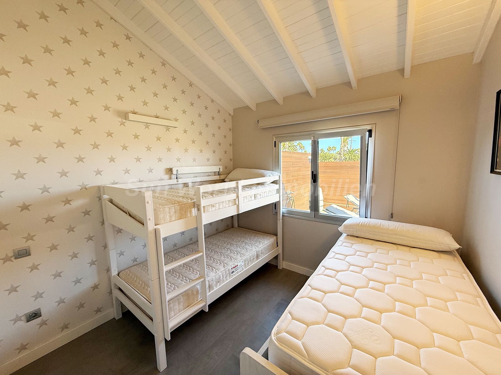 3 soverom Bungalow til leie i Campo Internacional med svømmebasseng garasje - € 2 800 (Ref: 9977971)