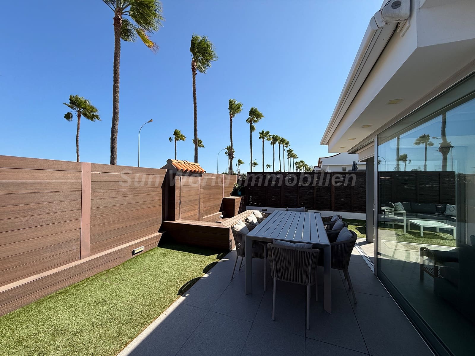 3 soverom Bungalow til leie i Campo Internacional med svømmebasseng garasje - € 2 800 (Ref: 9977971)
