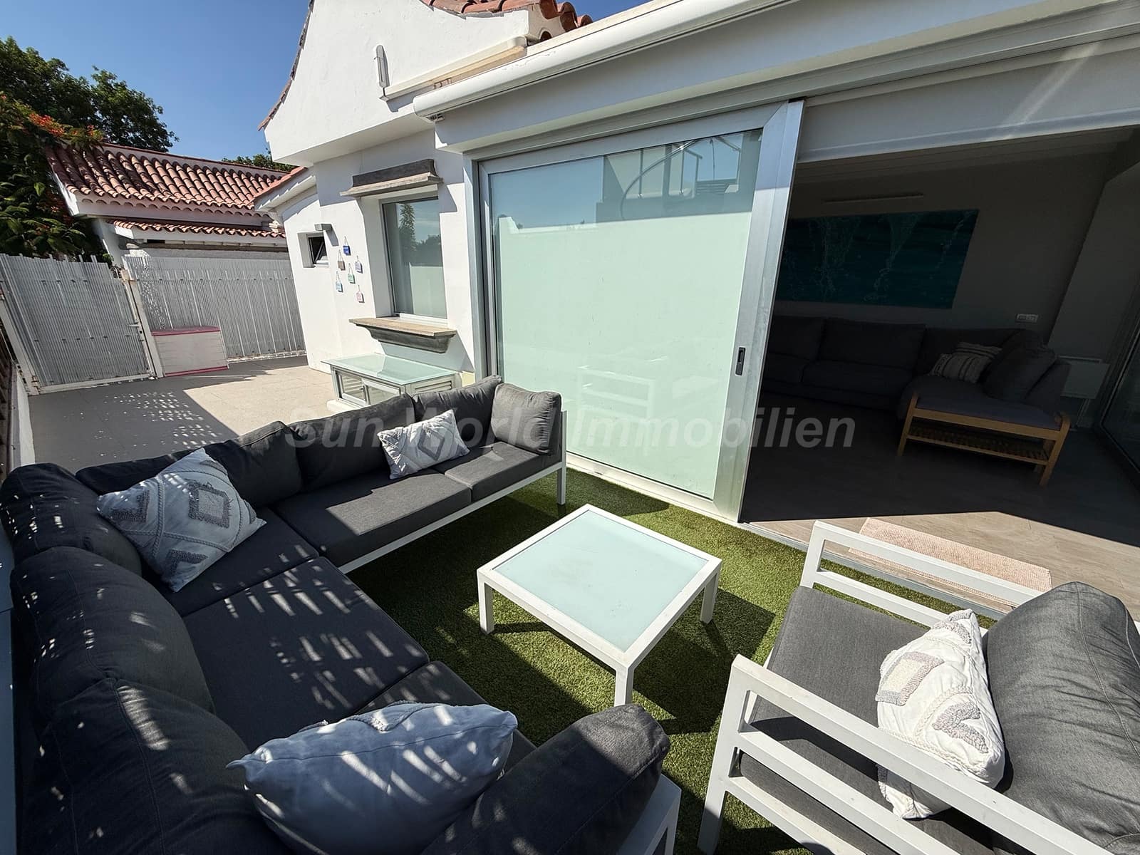 3 soverom Bungalow til leie i Campo Internacional med svømmebasseng garasje - € 2 800 (Ref: 9977971)