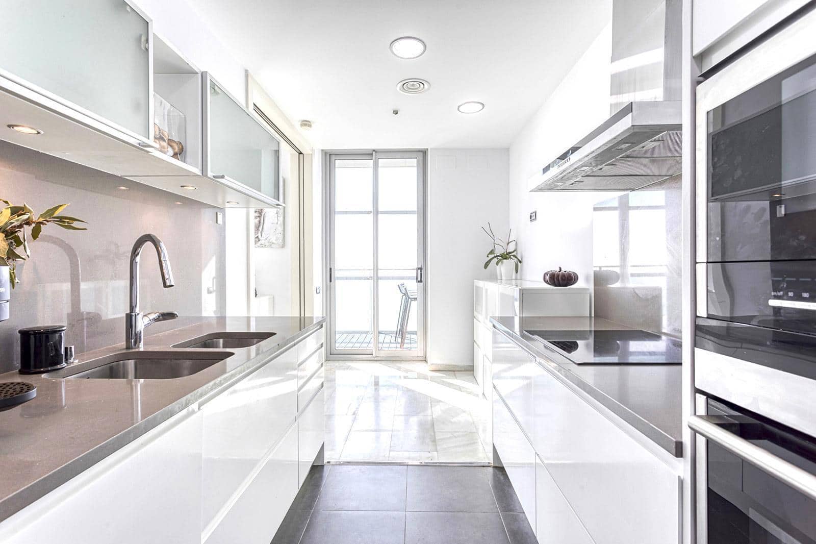 3 slaapkamer Flat te koop in Barcelona stad met zwembad garage - € 1.780.000 (Ref: 10118089)