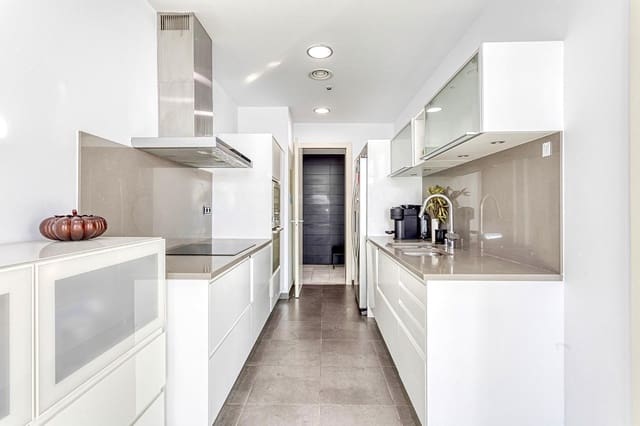 3 slaapkamer Flat te koop in Barcelona stad met zwembad garage - € 1.780.000 (Ref: 10118089)