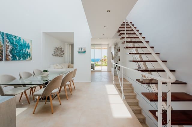 Hus til salgs i Cala Tarida, San Jose / Sant Josep de Sa Talaia med svømmebasseng garasje - € 1 100 000 (Ref: 9943799)